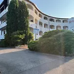 Garden Lake Apartment